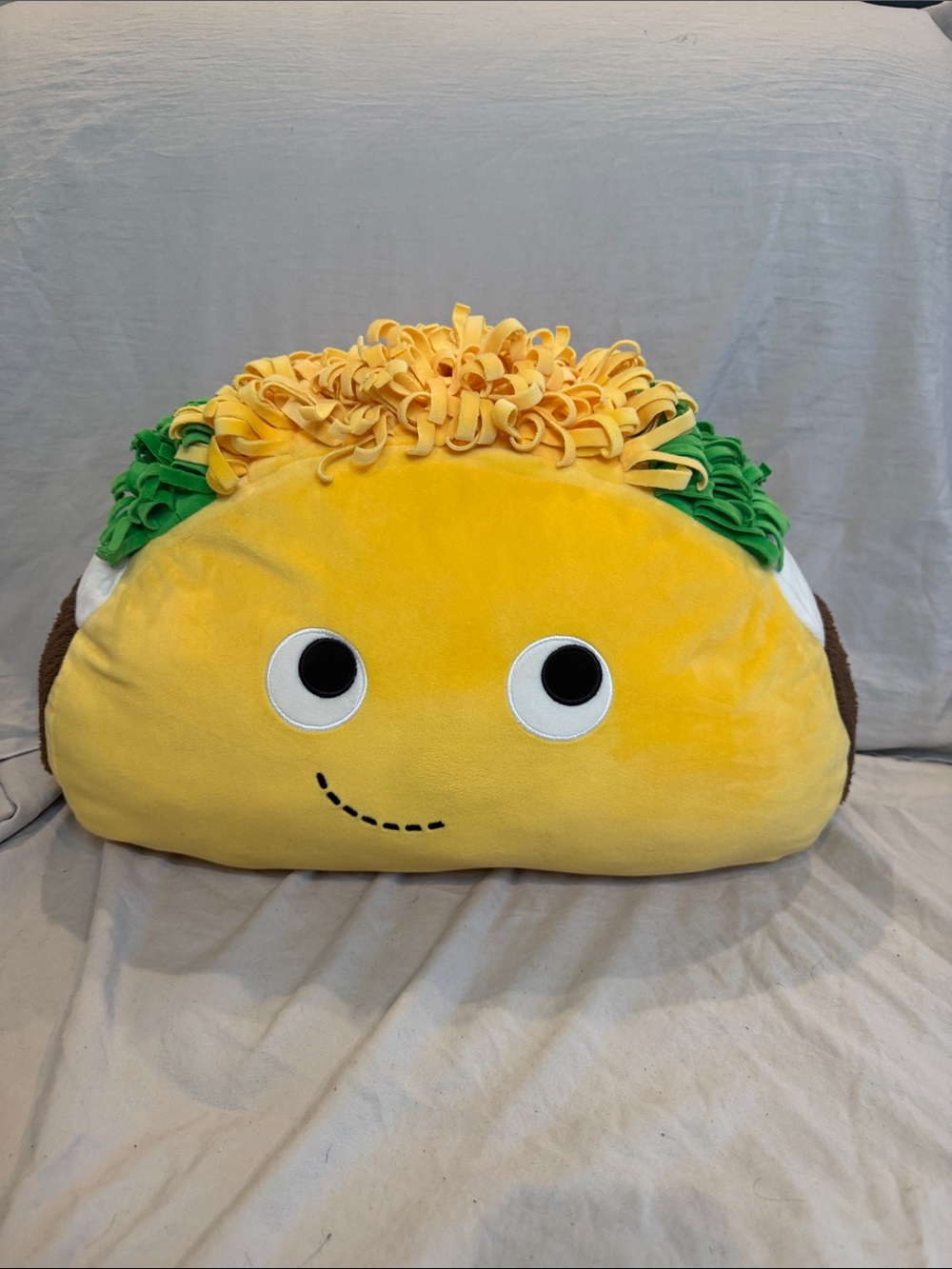 Kid Robot yummy world “flaco Taco” large 19” plush stuffed
